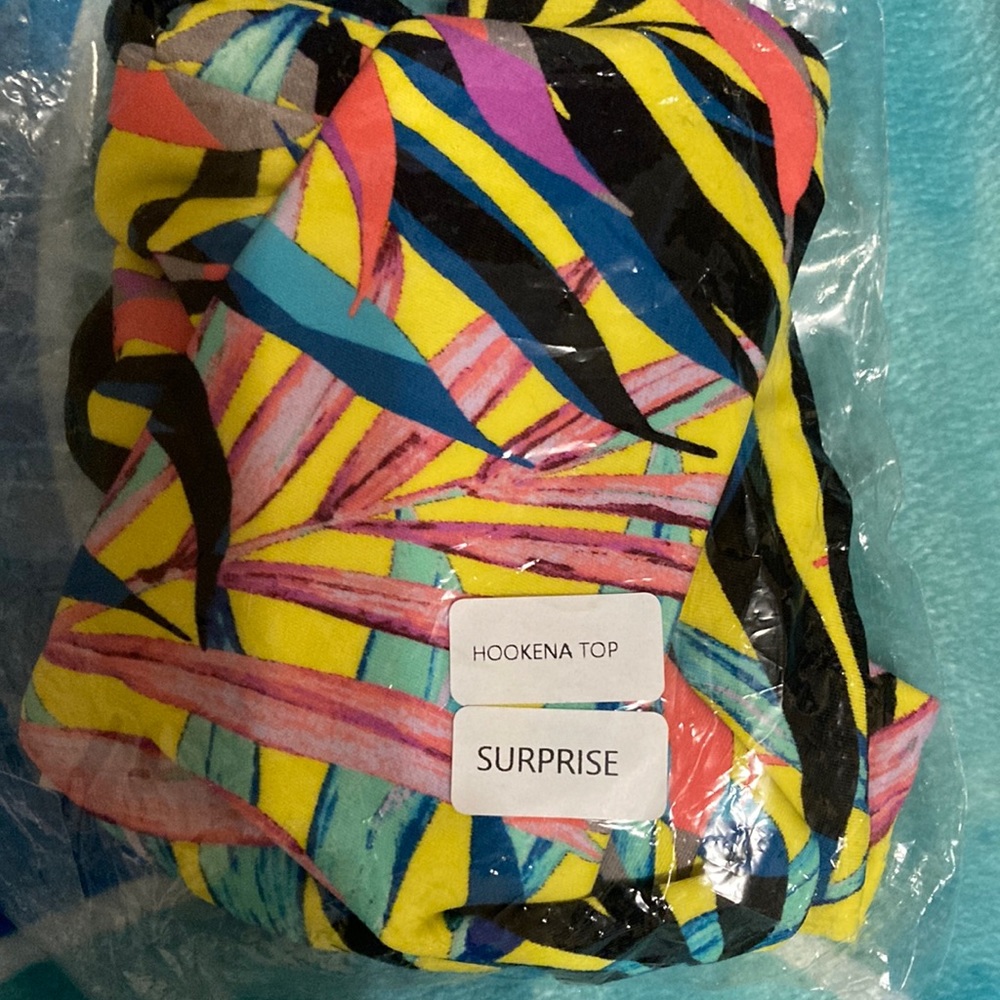 Fused Hawaii hookena bikini top